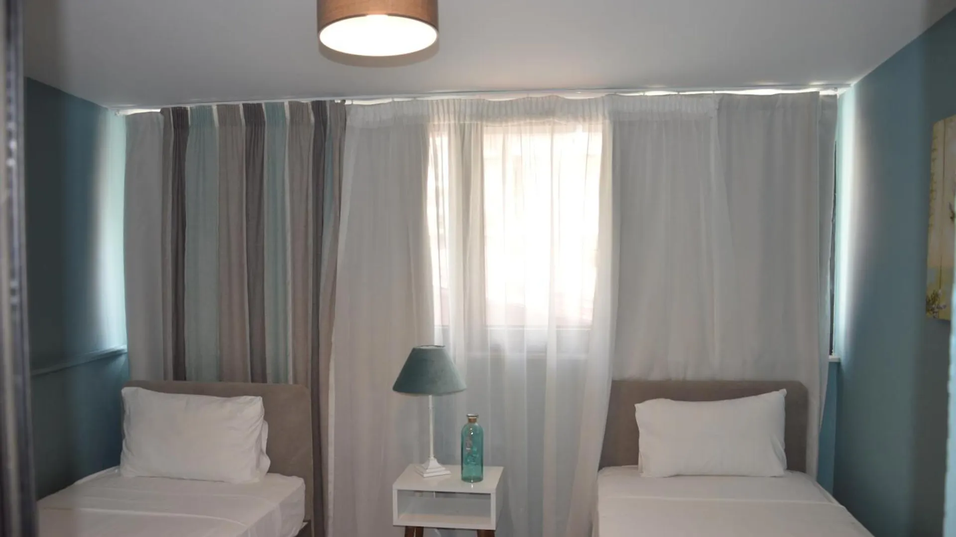 Aqua Mare Sea Side Rooms Nea Kallikrateia Aparthotel
