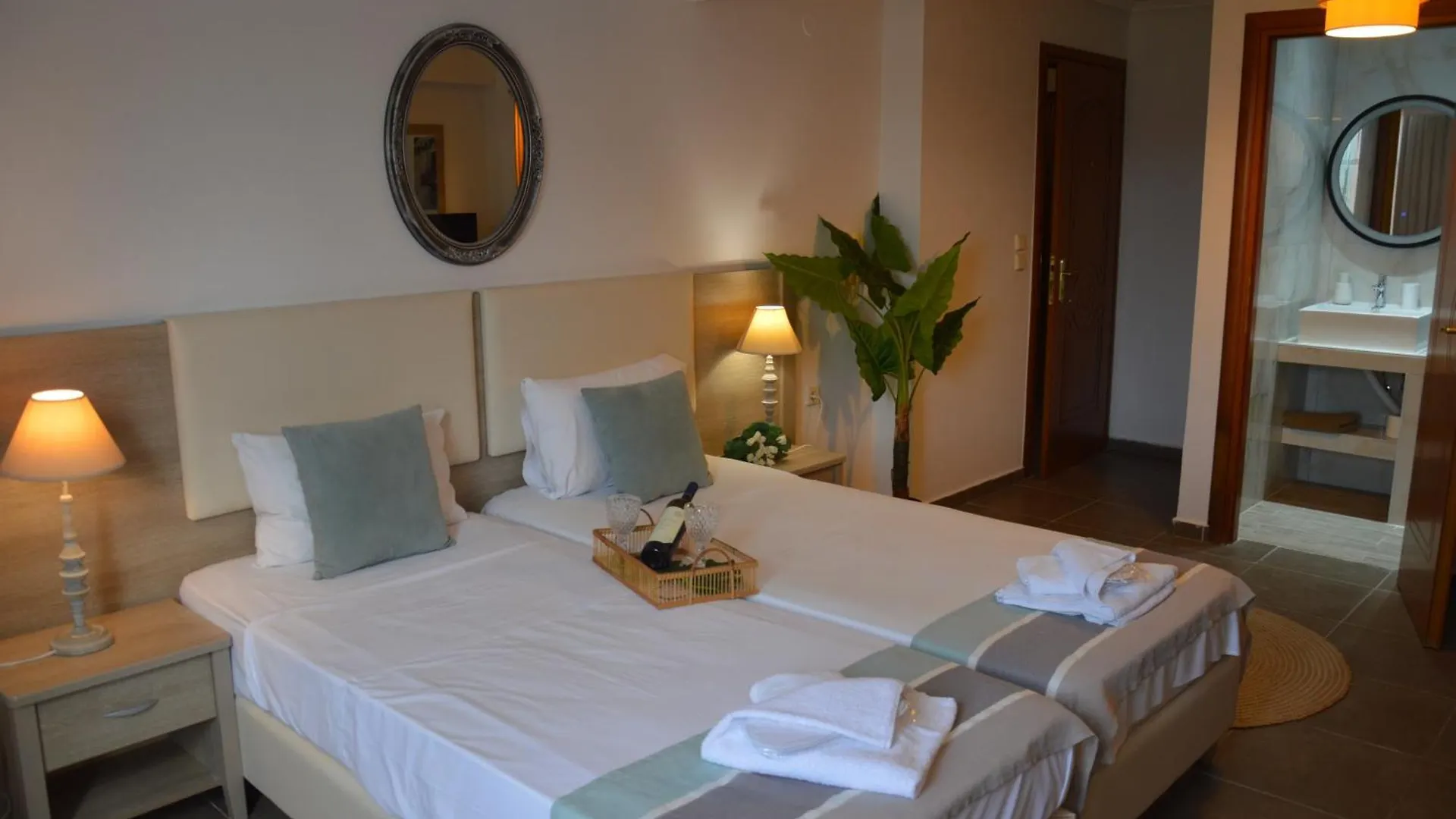 Aqua Mare Sea Side Rooms Nea Kallikrateia