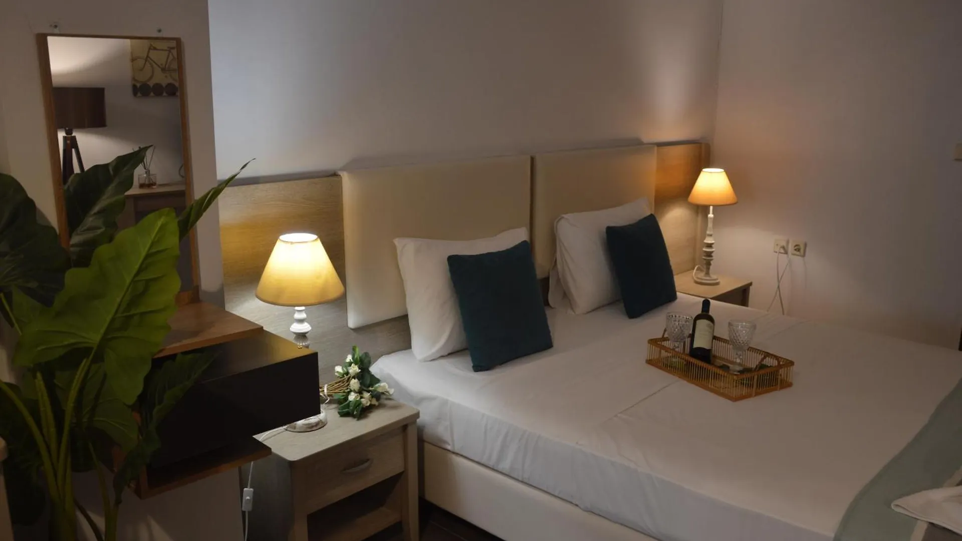 Hotel apartamentowy Aqua Mare Sea Side Rooms Nea Kallikrateia