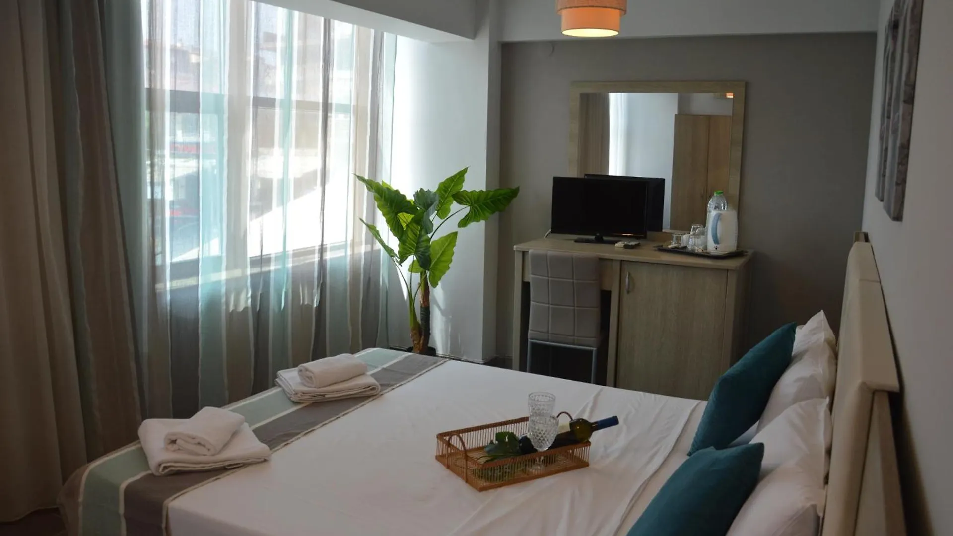 Aqua Mare Sea Side Rooms Nea Kallikrateia